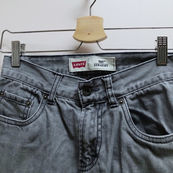 LEVI'S '505 STRAIGHT' CROPPED JEANS - Picture 5 of 6